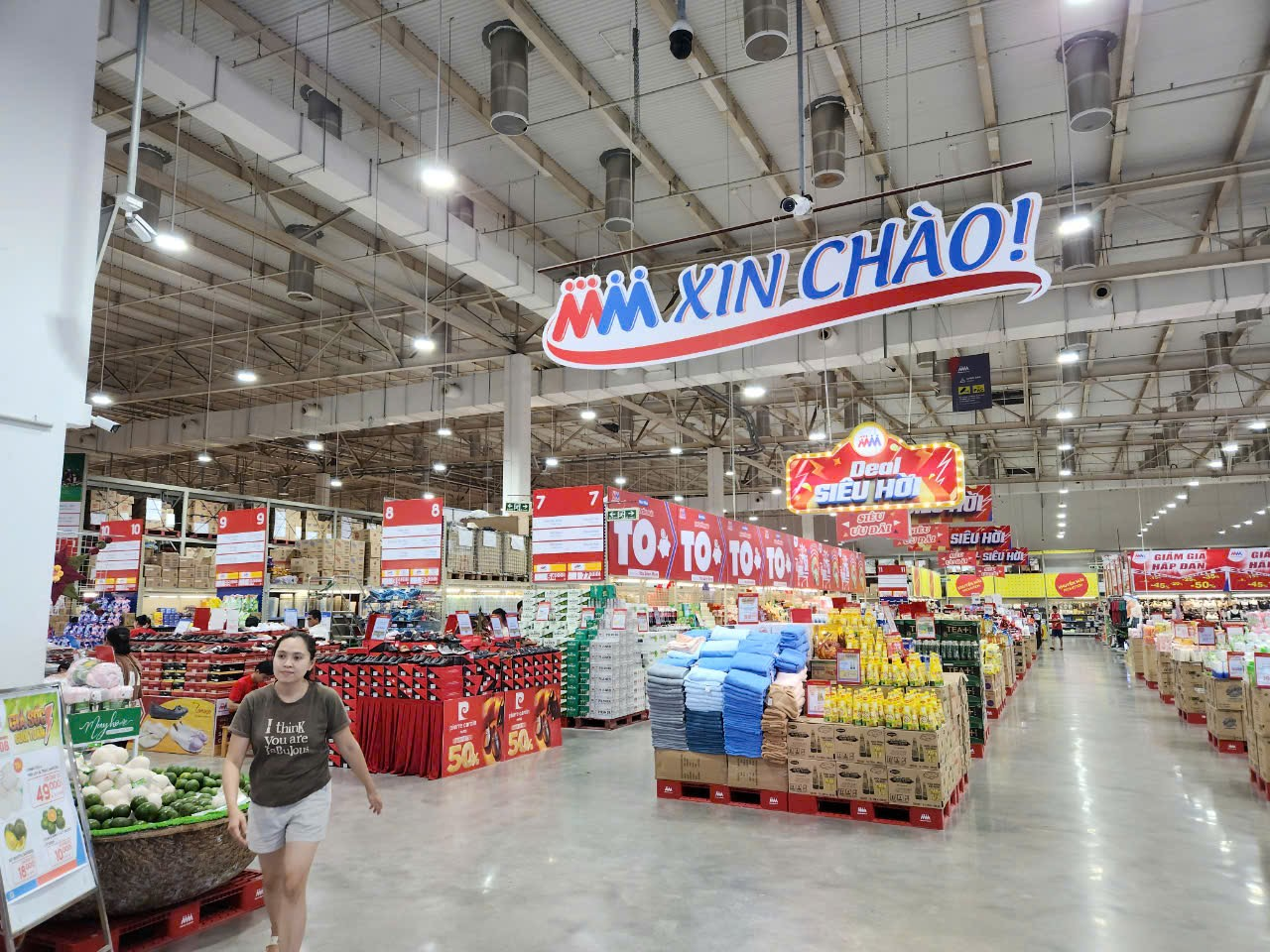 Ảnh có chứa Bán lẻ, Cửa hàng tiện lợi, siêu thị, Giao thương
Mô tả được tạo tự động